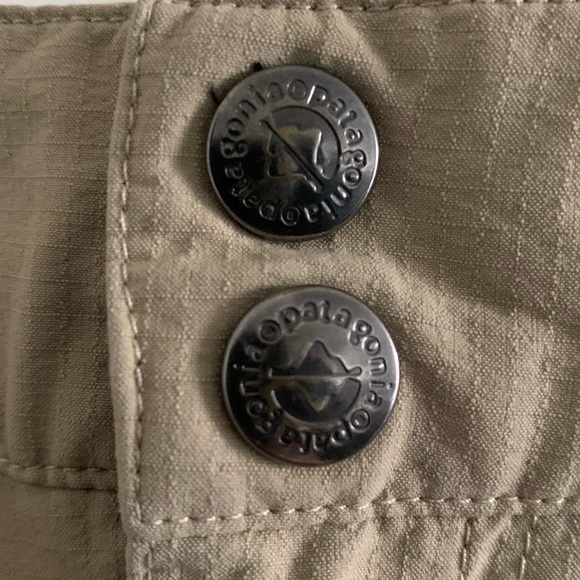 Patagonia Borderless Khaki Capri Size 12 - Picture 4 of 6
